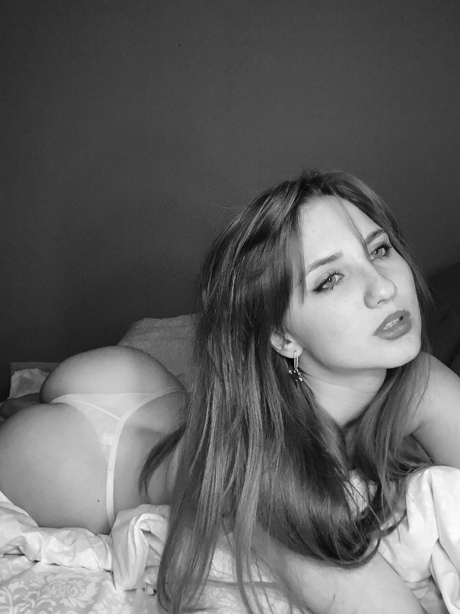 Take a pause and enjoy Nata nude — streaming from Vaduz