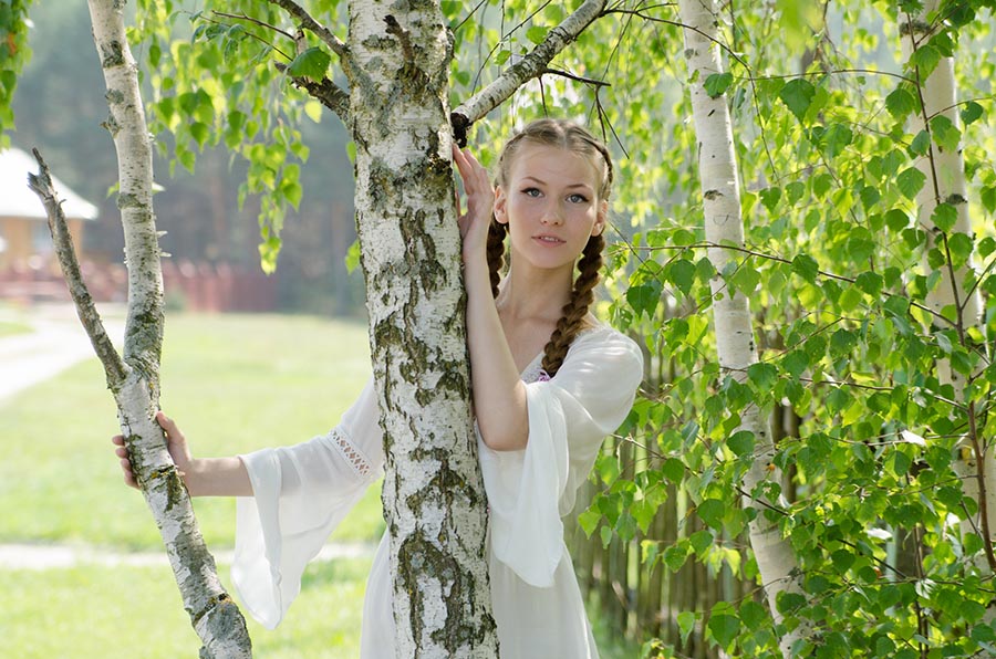 Women in Slavic costumes in Vaduz